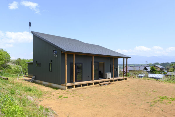 自然あふれる豊かな土地で猫と暮らす平屋の注文住宅