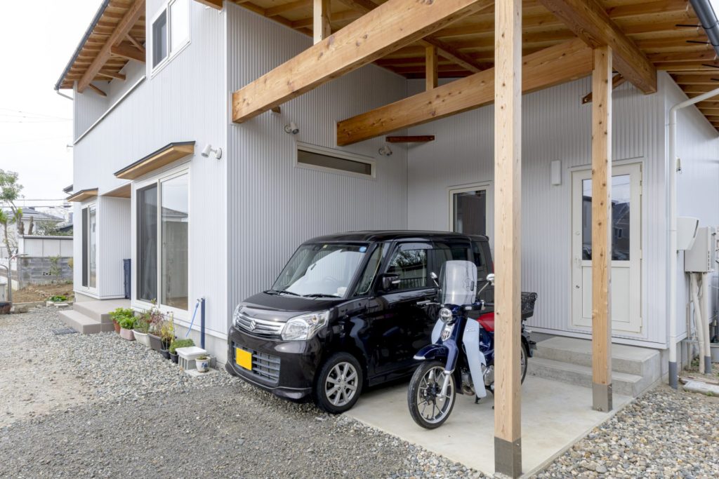 長野市内の収納スペースや性能にこだわった二世帯の注文住宅の写真