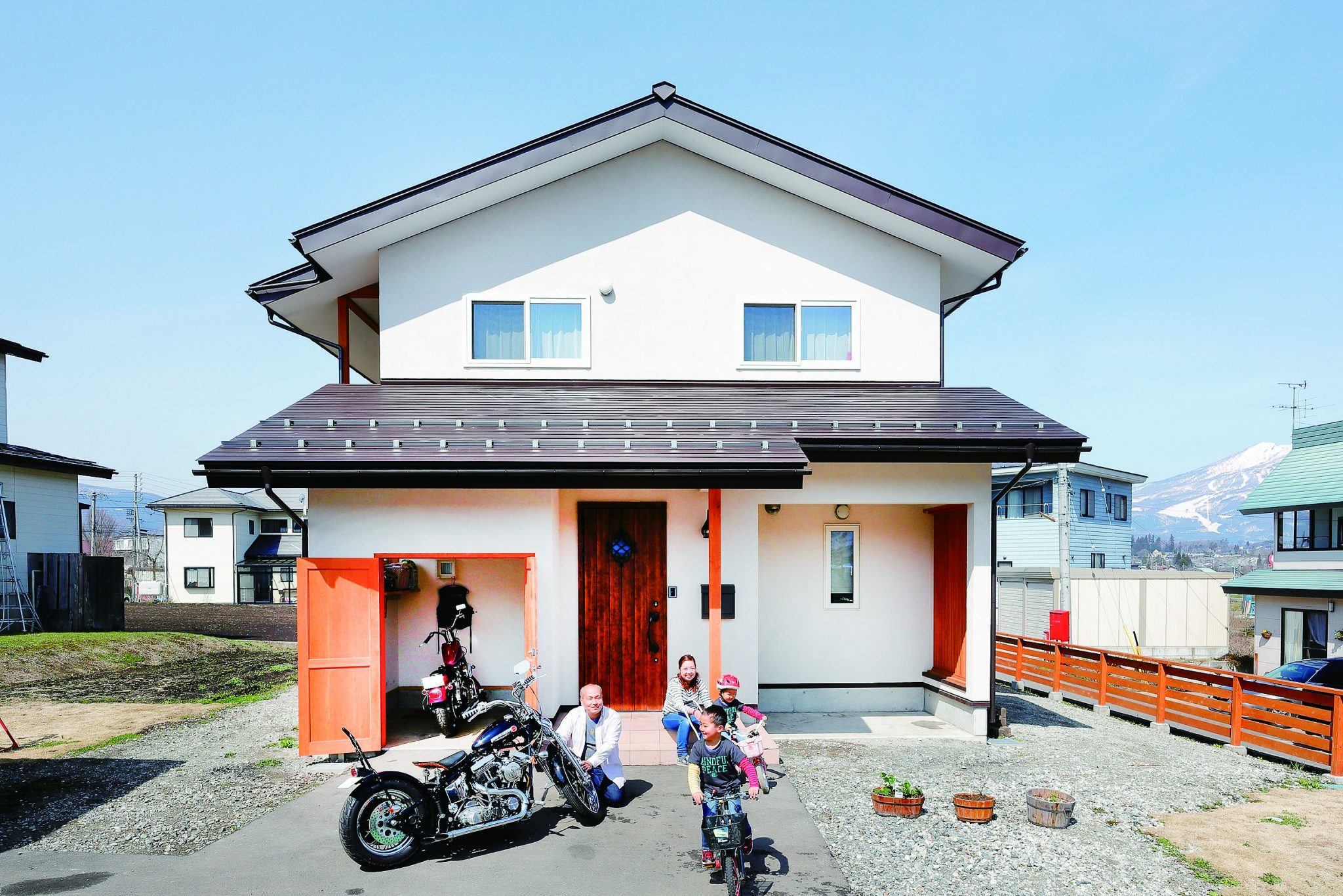 信濃町内バイクの見えるインナーガレージ付き定額制<br>長期優良住宅。（オプションあり）の写真