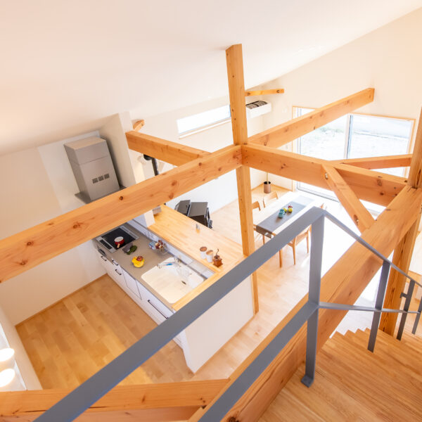 ずっと見ていたい素敵な風景に囲まれたペレットストーブのある山小屋風のお家