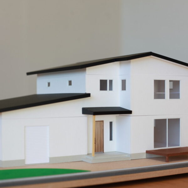 飯綱町　効率的な家事動線と心地よい住性能　可変性のある共働きハウス