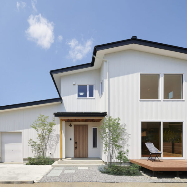 飯綱町　効率的な家事動線と心地よい住性能　可変性のある共働きハウス