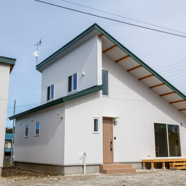 飯山市　T様邸 ずっと見ていたい素敵な風景に囲まれたペレットストーブのある山小屋風のお家様