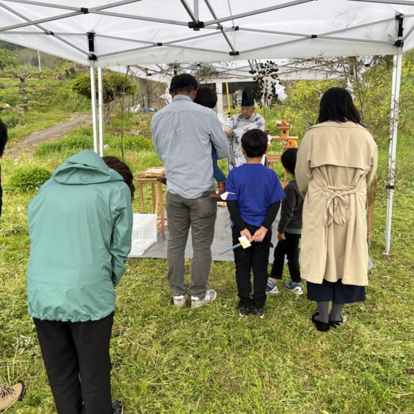 飯綱町　家族が繋がるオープンな空間設計のfarmhouse