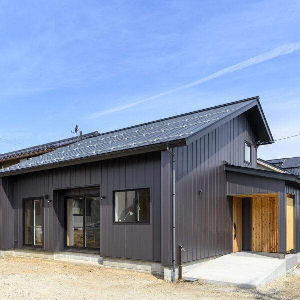 【小布施町】余暇を楽しむ ペレットストーブのあるセカンドハウス