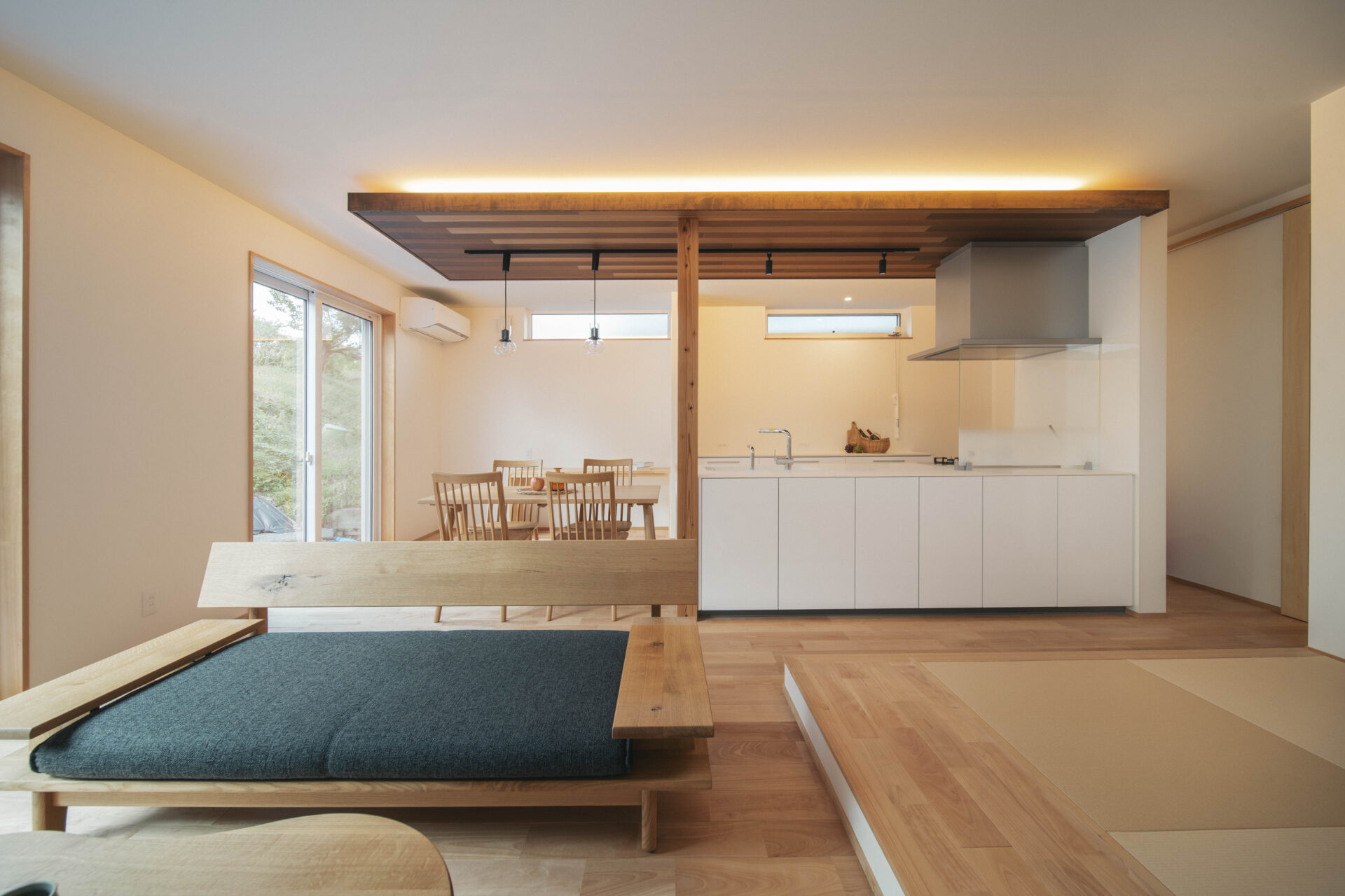 「趣味部屋」×「和室」暮らしがもっと楽しくなる家<の写真2