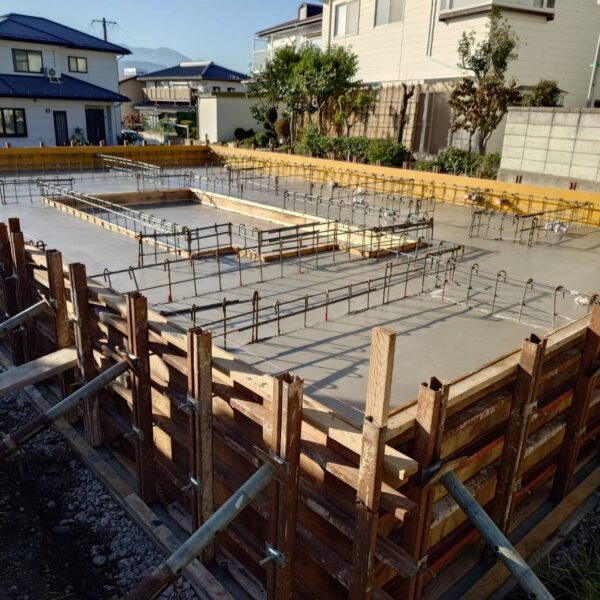 【須坂市】漆喰の心地よさ×造作キッチンの美しさ 満たされる家
