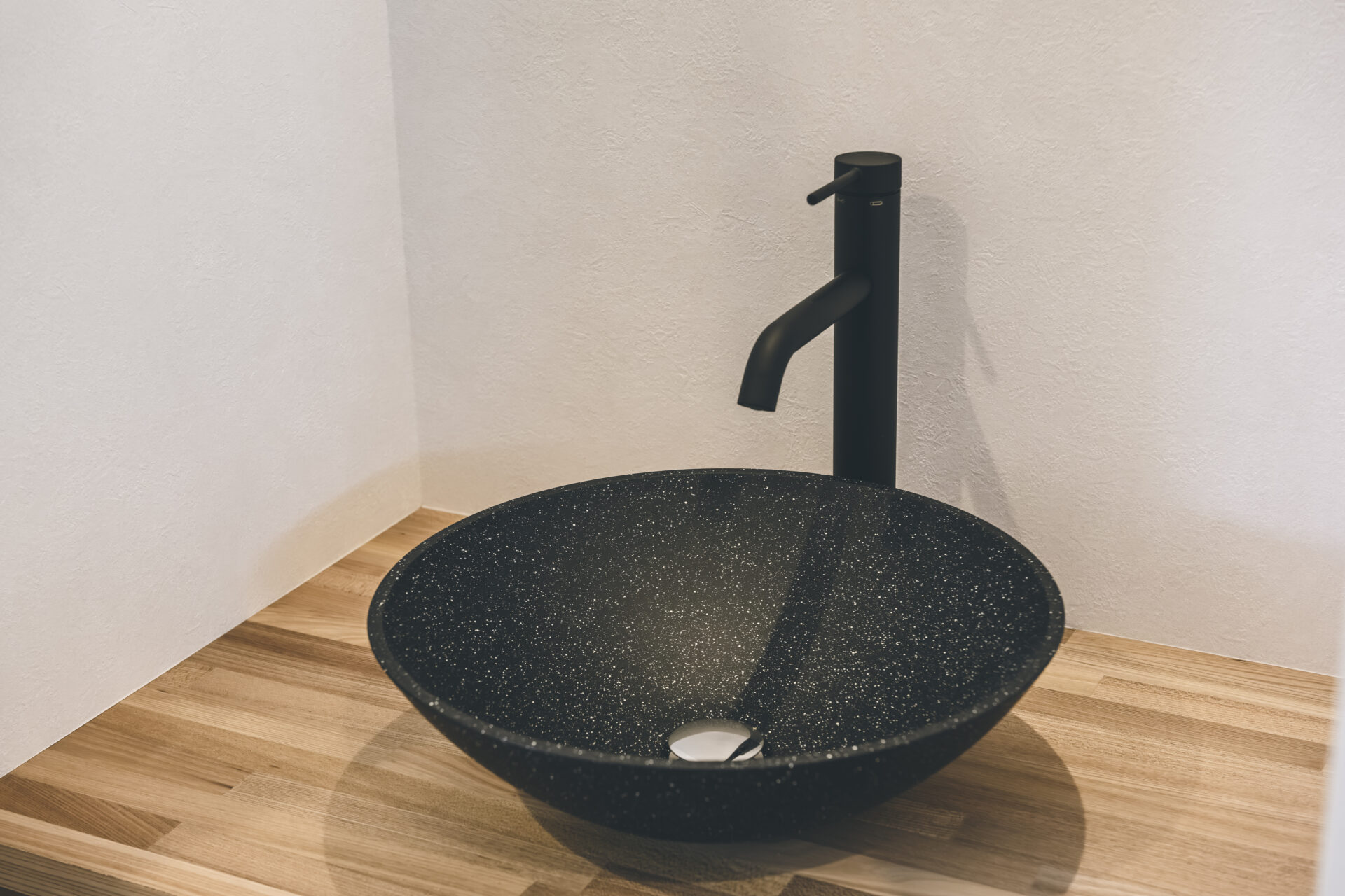 暮らす、遊ぶ、作る、大工のこだわりが息づく家の写真