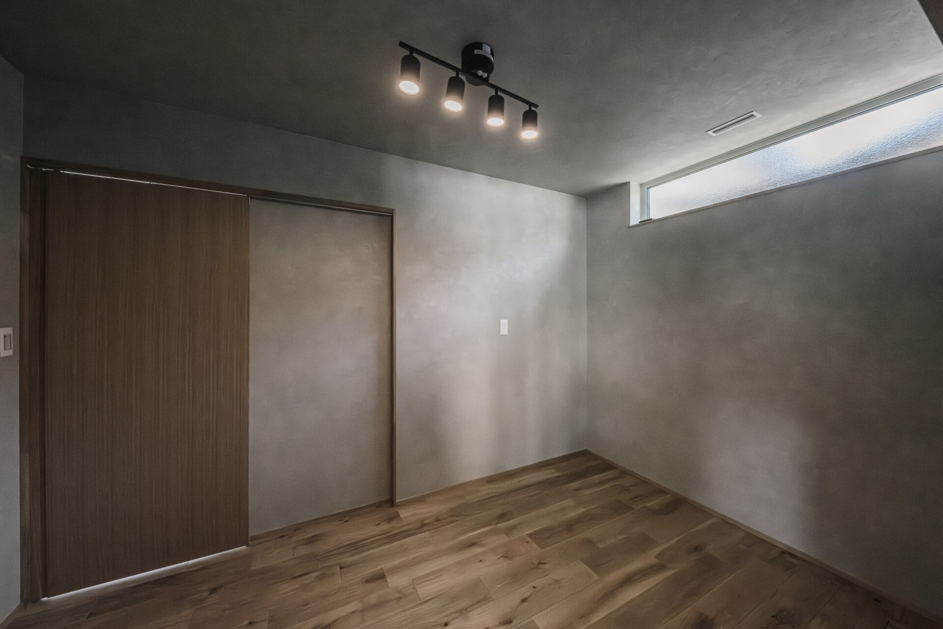 暮らす、遊ぶ、作る、大工のこだわりが息づく家の写真
