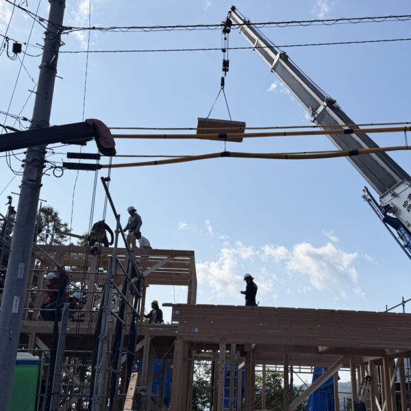 景色に包まれるY様邸、上棟しました