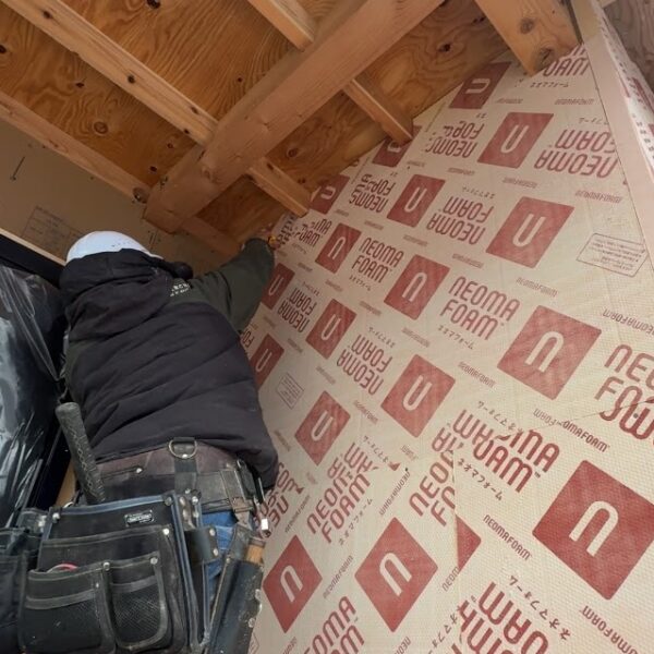 【須坂市】漆喰の心地よさ×造作キッチンの美しさ　満たされる家