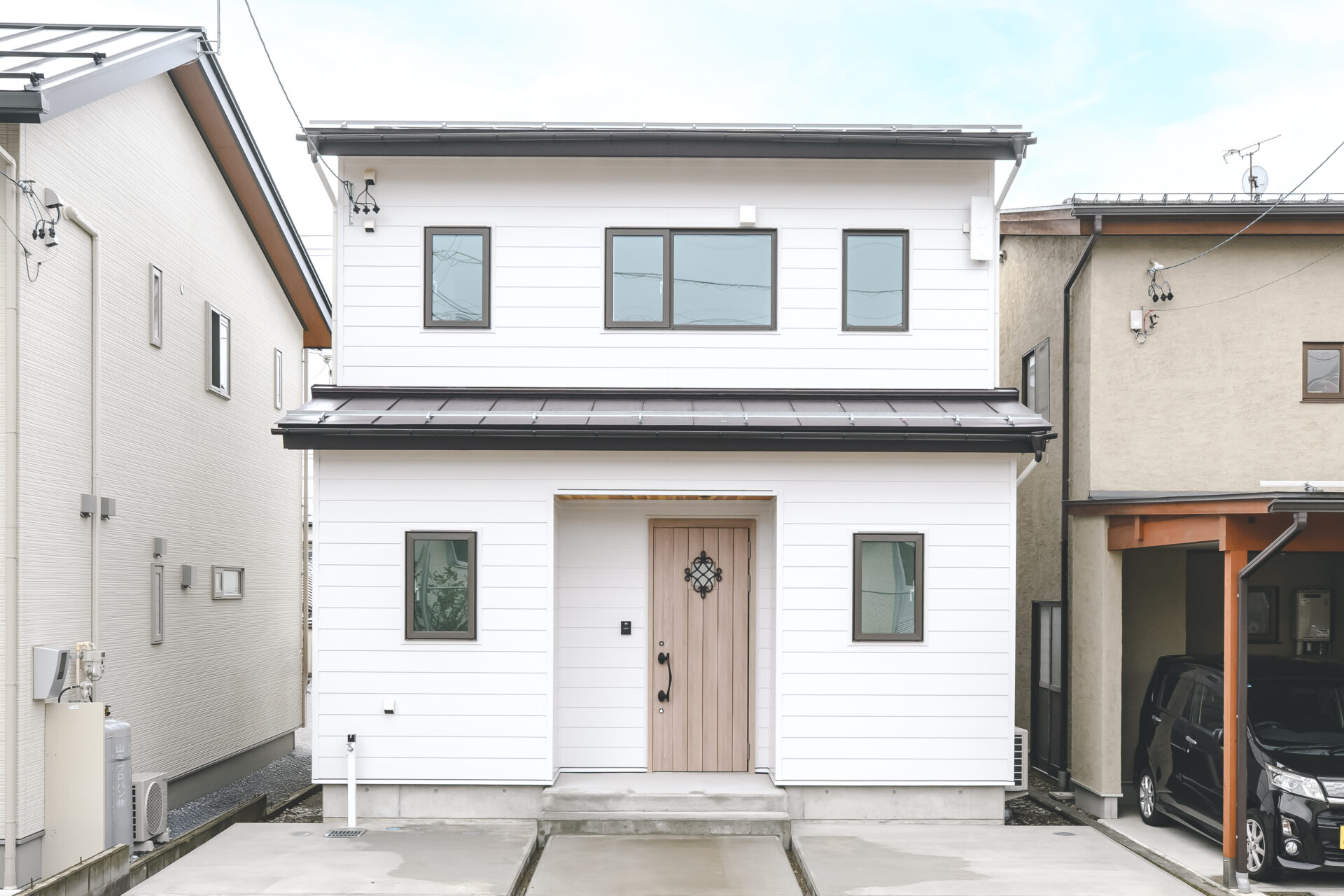 自然の温もりの中で家族が団らんしたくなるお家<の写真1