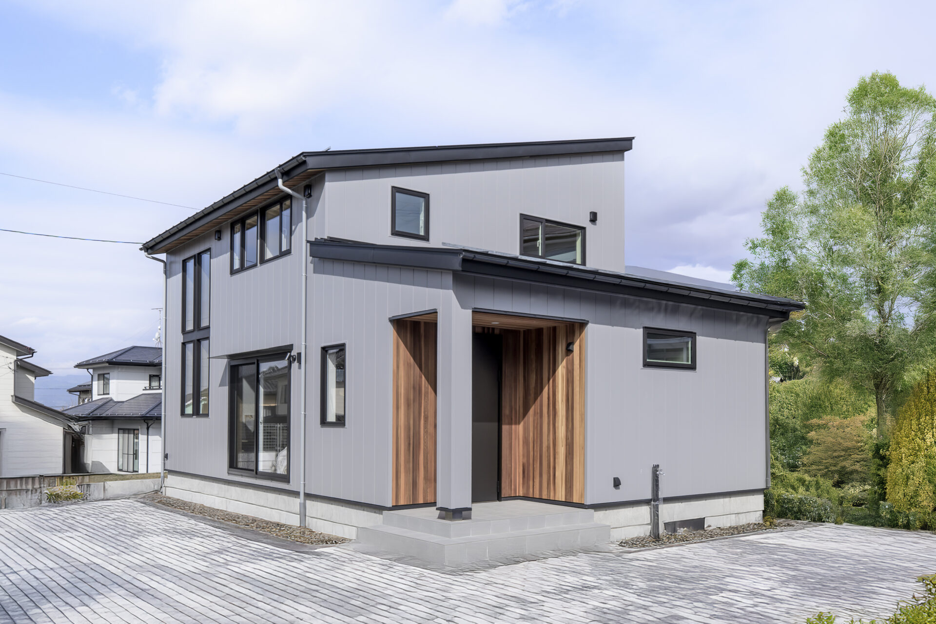 漆喰の心地よさ×造作キッチンの美しさ　満たされる家<の写真1