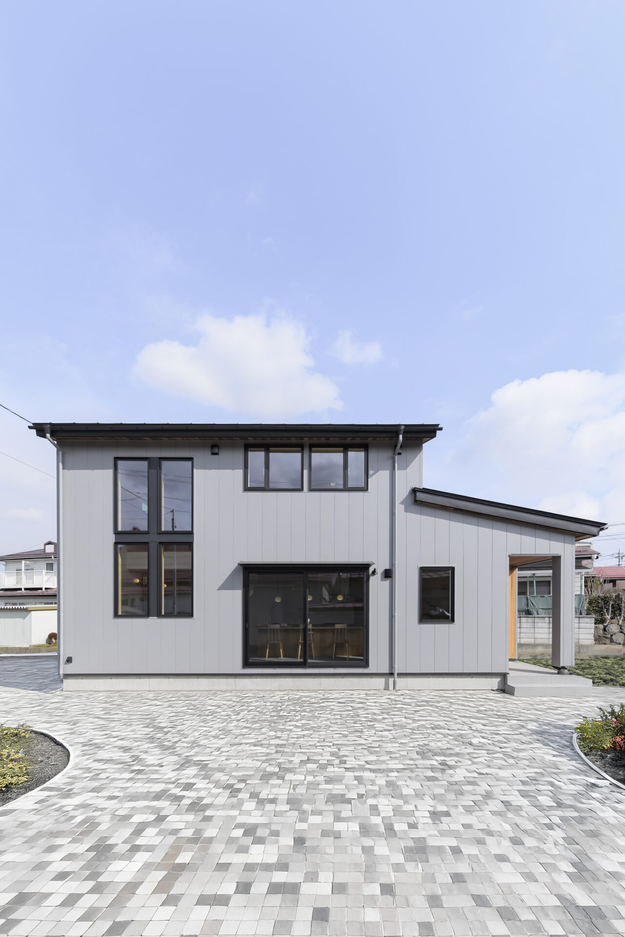 漆喰の心地よさ×造作キッチンの美しさ　満たされる家の写真