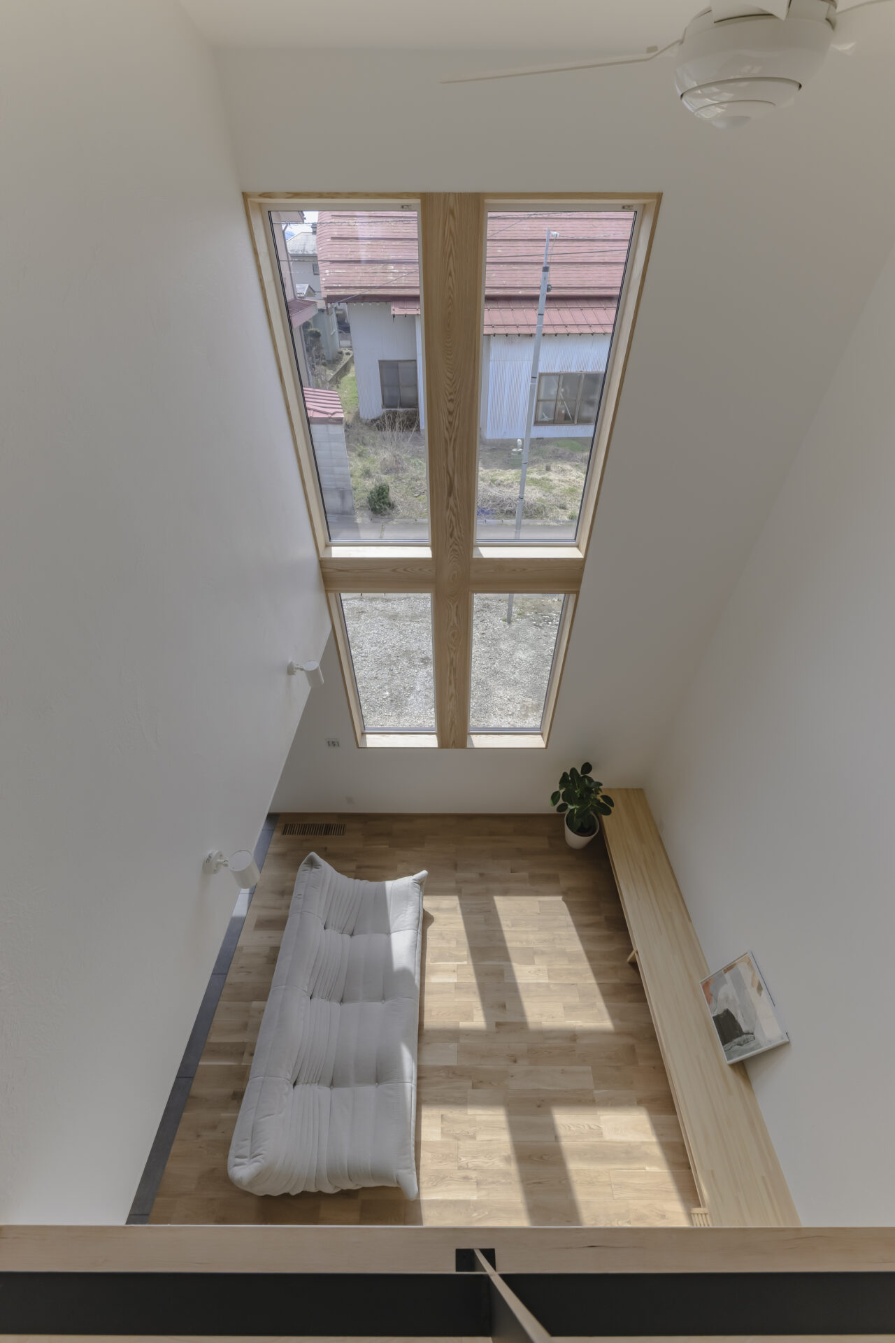 漆喰の心地よさ×造作キッチンの美しさ　満たされる家の写真