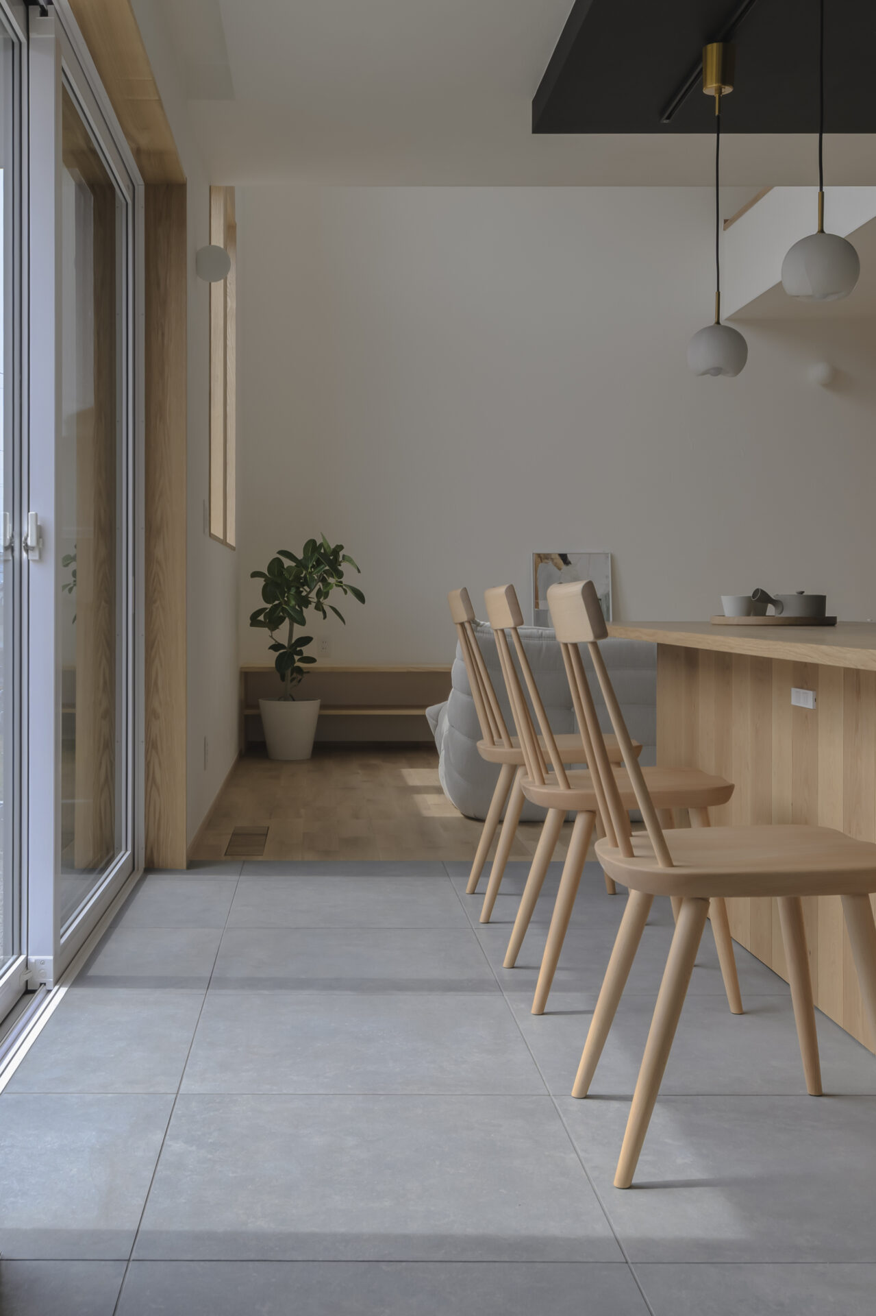 漆喰の心地よさ×造作キッチンの美しさ　満たされる家の写真